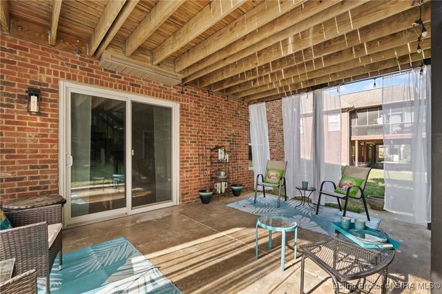 12216 Greenbriar Boulevard, Sellersburg, IN 47172