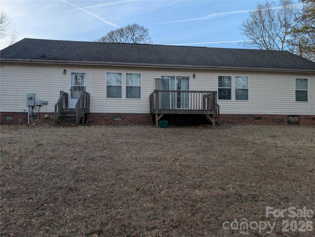 2890 19th Street NE, Hickory, NC 28601