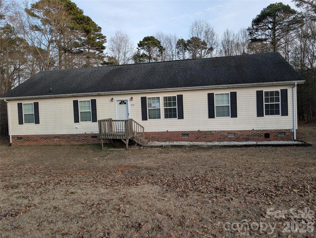 2890 19th Street NE, Hickory, NC 28601