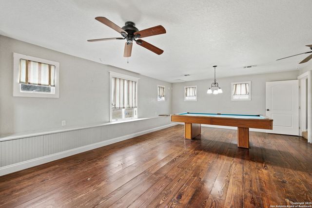 3893 STATE HIGHWAY 97, Floresville, TX 78114