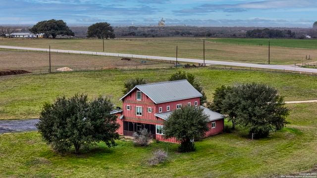 3893 STATE HIGHWAY 97, Floresville, TX 78114