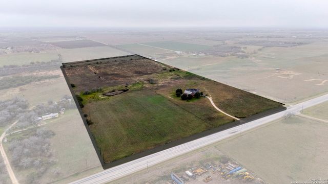 3893 STATE HIGHWAY 97, Floresville, TX 78114