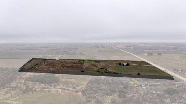 3893 STATE HIGHWAY 97, Floresville, TX 78114