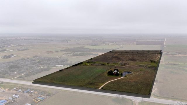 3893 STATE HIGHWAY 97, Floresville, TX 78114