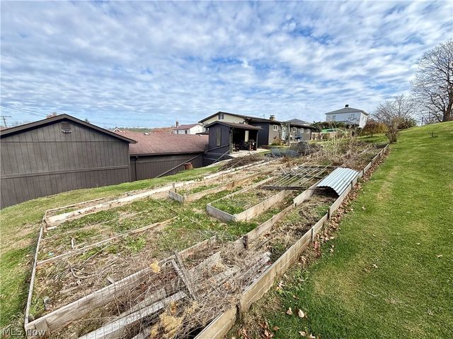 10 S Ohio Street, Dellroy, OH 44620