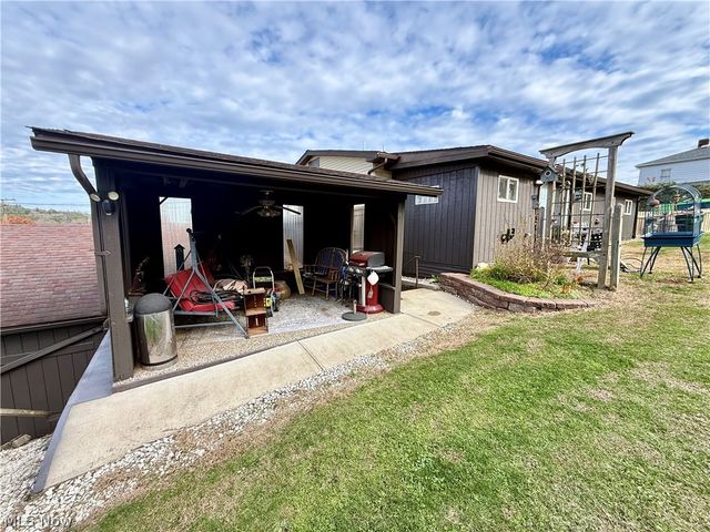 10 S Ohio Street, Dellroy, OH 44620