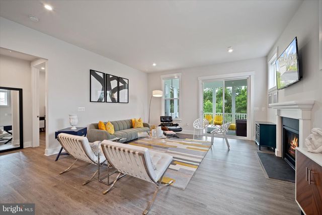 43441 BETTYS FARM DR, Chantilly, VA 20152