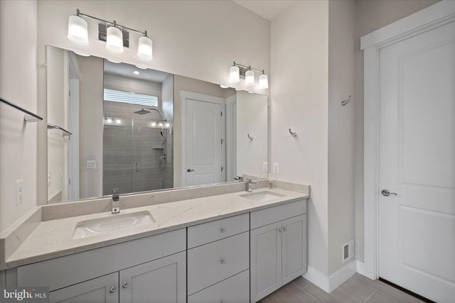 43441 BETTYS FARM DR, Chantilly, VA 20152