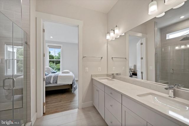 43441 BETTYS FARM DR, Chantilly, VA 20152