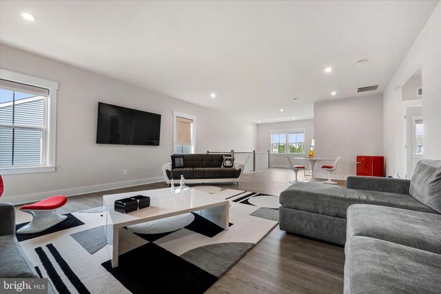 43441 BETTYS FARM DR, Chantilly, VA 20152