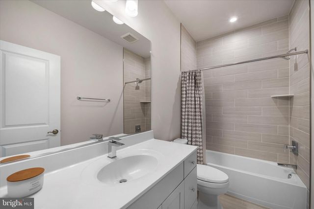 43441 BETTYS FARM DR, Chantilly, VA 20152