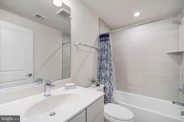 43441 BETTYS FARM DR, Chantilly, VA 20152