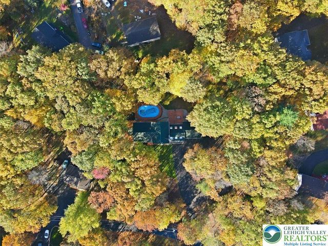 349 Bumble Bee Pass, Paradise Twp, PA 18326