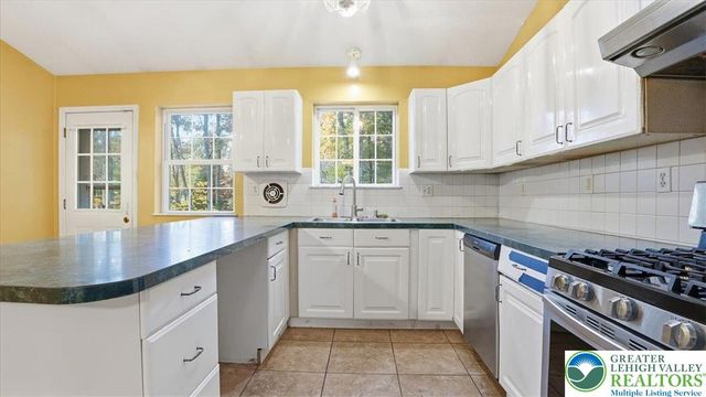 349 Bumble Bee Pass, Paradise Twp, PA 18326