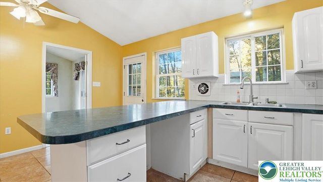 349 Bumble Bee Pass, Paradise Twp, PA 18326