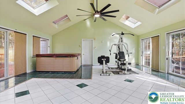 349 Bumble Bee Pass, Paradise Twp, PA 18326