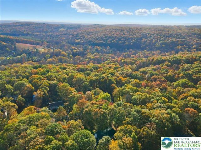 349 Bumble Bee Pass, Paradise Twp, PA 18326