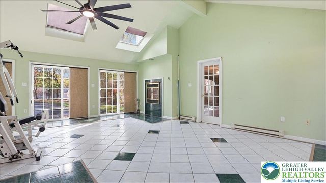 349 Bumble Bee Pass, Paradise Twp, PA 18326