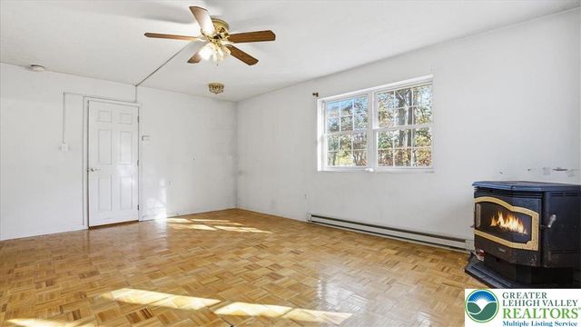 349 Bumble Bee Pass, Paradise Twp, PA 18326