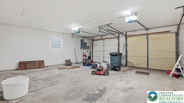 349 Bumble Bee Pass, Paradise Twp, PA 18326