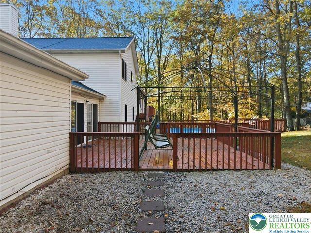 349 Bumble Bee Pass, Paradise Twp, PA 18326