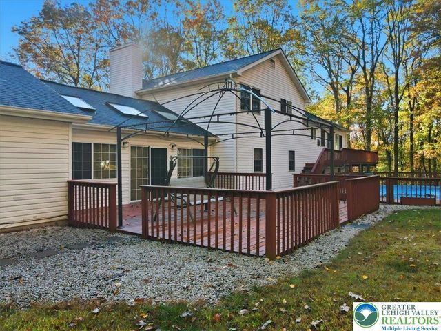 349 Bumble Bee Pass, Paradise Twp, PA 18326