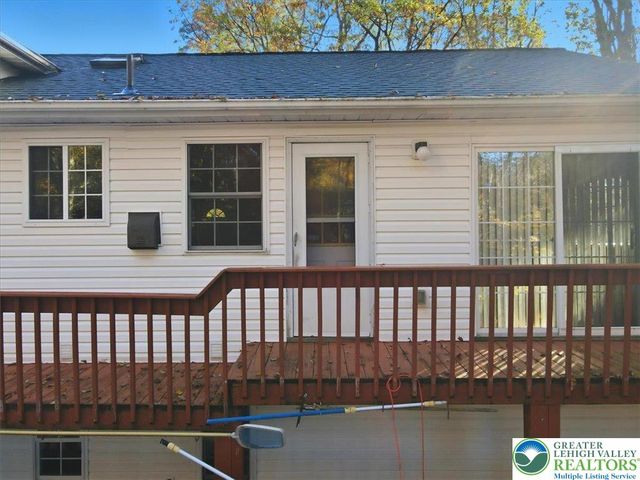 349 Bumble Bee Pass, Paradise Twp, PA 18326