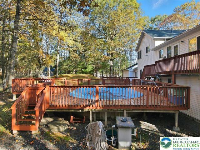 349 Bumble Bee Pass, Paradise Twp, PA 18326