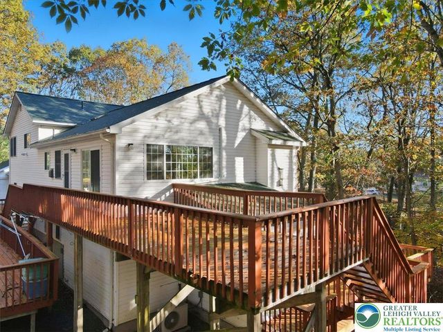 349 Bumble Bee Pass, Paradise Twp, PA 18326