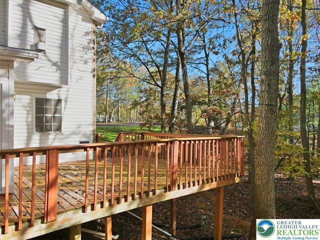 349 Bumble Bee Pass, Paradise Twp, PA 18326