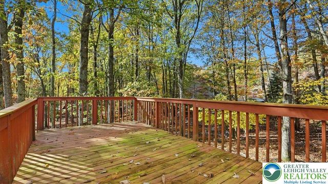 349 Bumble Bee Pass, Paradise Twp, PA 18326