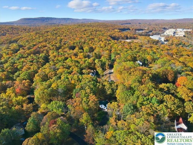 349 Bumble Bee Pass, Paradise Twp, PA 18326