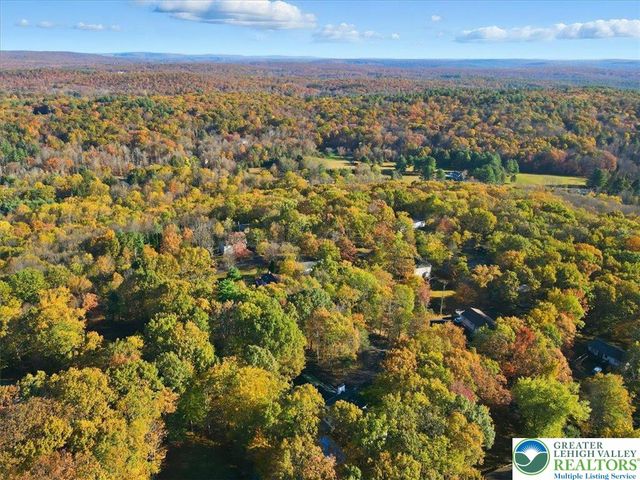 349 Bumble Bee Pass, Paradise Twp, PA 18326