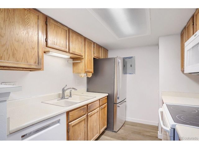 8335 Fairmount Dr 2-204, Denver, CO 80247