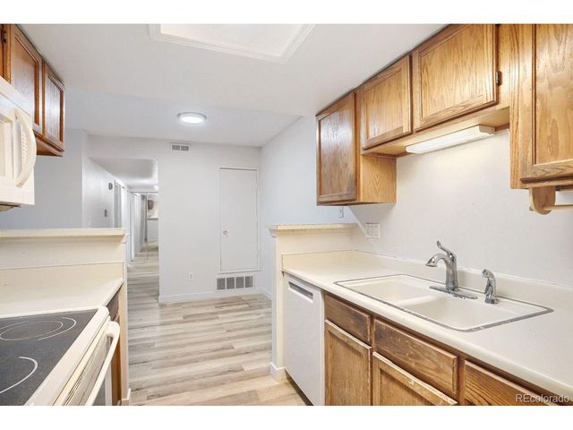 8335 Fairmount Dr 2-204, Denver, CO 80247