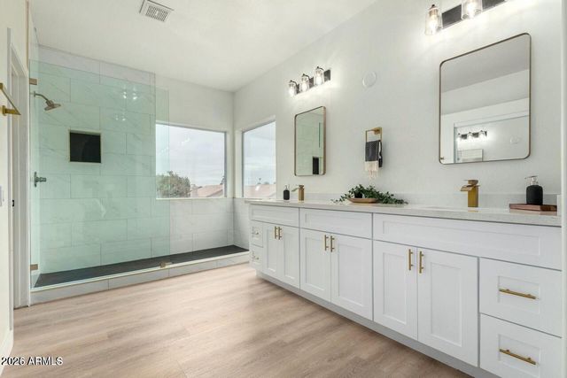 725 W PALO VERDE Street, Gilbert, AZ 85233