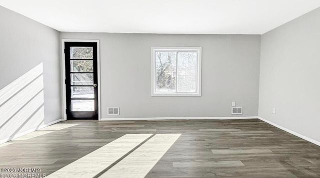 33 Green Twig Drive, Toms River, NJ 08753