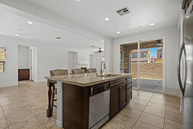 585 Via De La Paz, Palm Desert, CA 92211