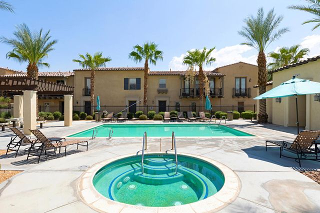 585 Via De La Paz, Palm Desert, CA 92211