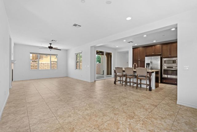 585 Via De La Paz, Palm Desert, CA 92211