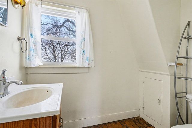 2206 Clarence Drive, Portage, MI 49002