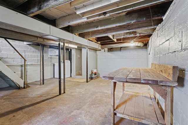 2206 Clarence Drive, Portage, MI 49002