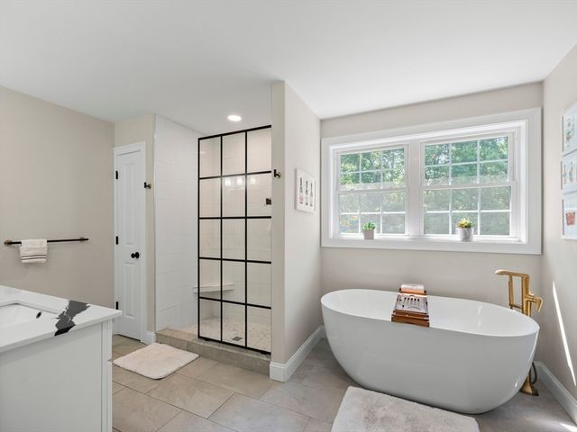 6 Genevieve Ln, Acton, MA 01720