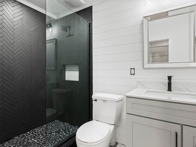 6 Genevieve Ln, Acton, MA 01720