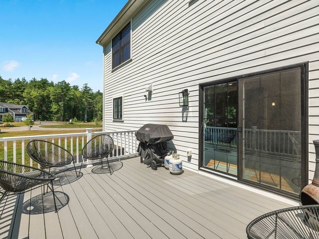 6 Genevieve Ln, Acton, MA 01720