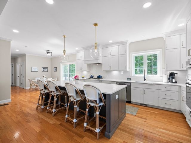 6 Genevieve Ln, Acton, MA 01720