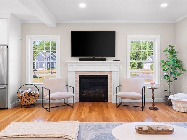 6 Genevieve Ln, Acton, MA 01720