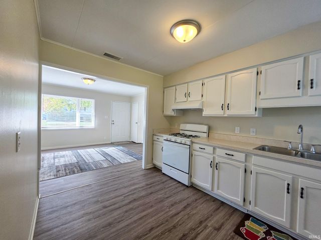 206 Homewood Avenue, Elkhart, IN 46516
