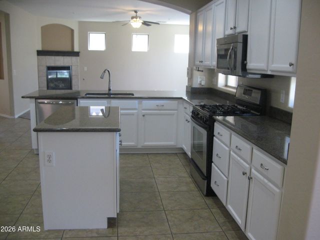 12616 W BLACKSTONE Lane, Peoria, AZ 85383