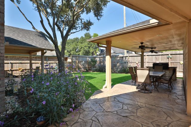 2206 Hickory Lawn Drive, Houston, TX 77077